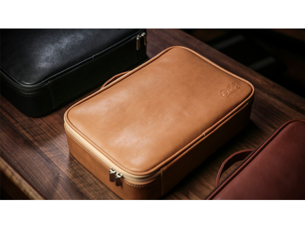 Luxury Close-Up Bag (Camel Brown) by TCC