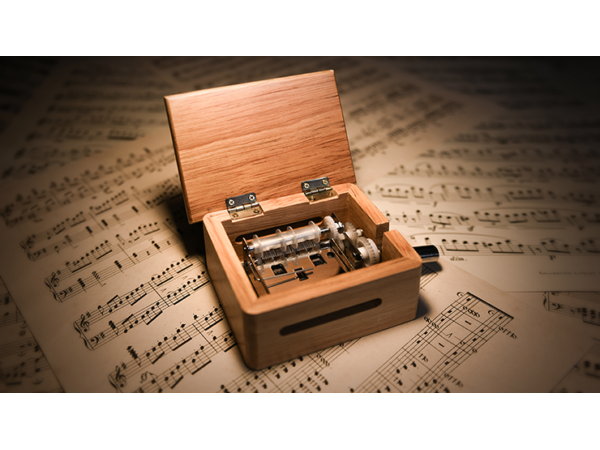 MUSIC BOX Premium (Gimmicks and Online Instruction) by Gee Magic