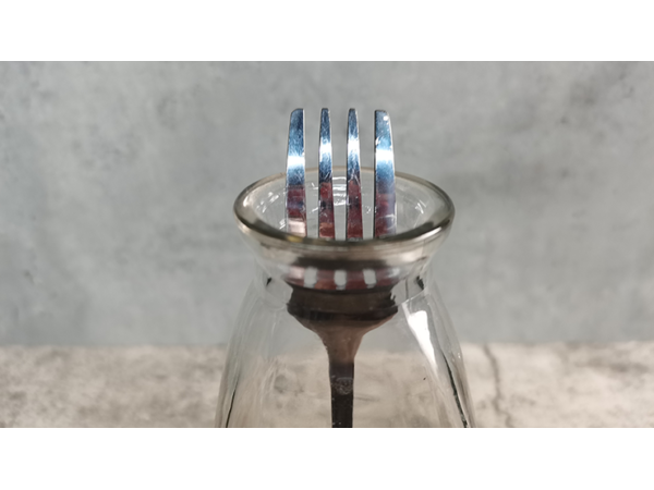 SPOON MONSTER (Gimmicks and Online Instructions) by Conan Liu & Royce Luo / Metal Bending