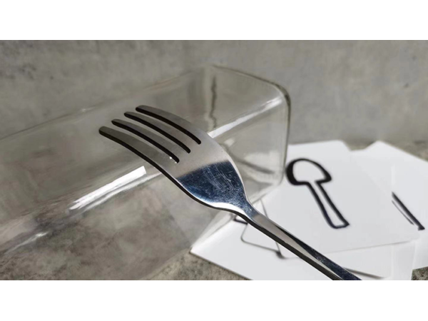 SPOON MONSTER (Gimmicks and Online Instructions) by Conan Liu & Royce Luo / Metal Bending