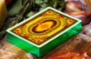 The Royal Pizza Palace (Gilded) Playing Cards Set by Riffle Shuffle – Image 3