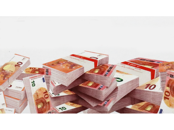 STACKED EURO (Gimmicks and Online Instructions) by Christopher Dearman and Uday