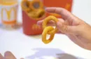 Linking Onion Rings (Gimmicks and Online Instructions) by Julio Montoro Productions – Image 2