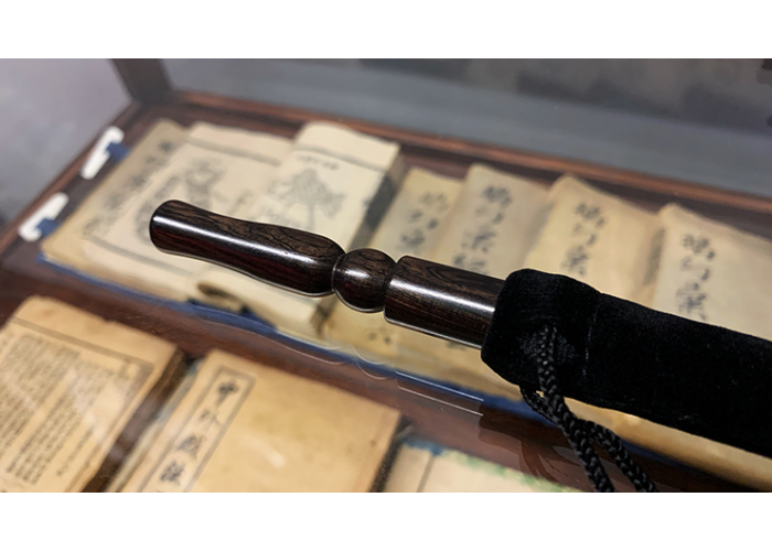 Wooden wand PRO (Bold Black) by Harry He & Bacon Magic