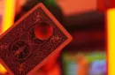 X BLACK HOLE RED (Gimmicks and Online Instructions) by Kingsley Xu – Bild 3