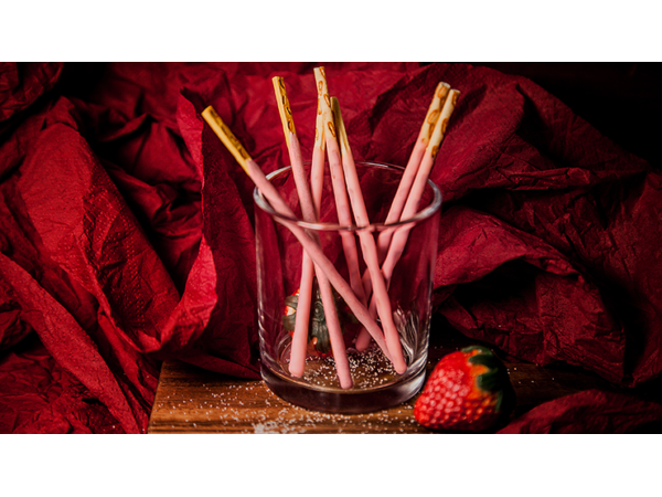 P TO P PADDLE: STRAWBERRY EDITION  (With Online Instructions) by Dream Ikenaga & Hanson Chien