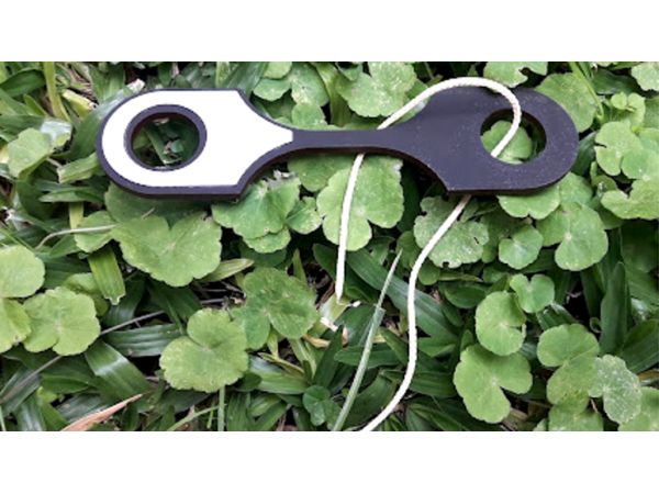 SHIFTING HOLE PADDLE by Dar Magia
