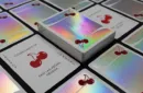Cherry Casino Sands Mirage (Holographic) Playing Cards – Bild 1