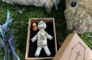 HOODOO - Haunted Voodoo Doll (Gimmicks and Online Instructions) by iNFiNiTi and Mark Traversoni – Bild 2