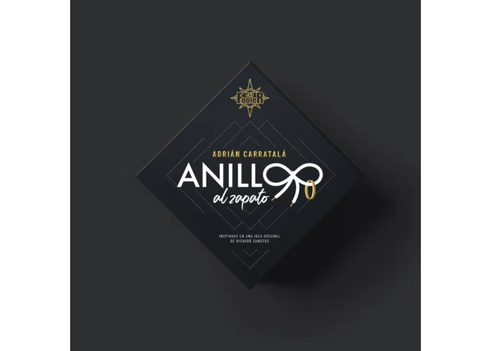 Anillo Ring to Shoelace by Adrián Carratalá