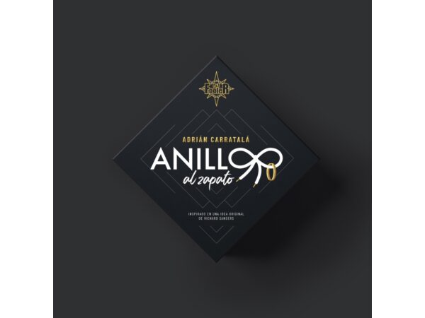 Anillo Ring to Shoelace by Adrián Carratalá