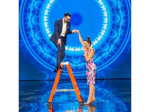 Anillo Ring to Shoelace by Adrián Carratalá