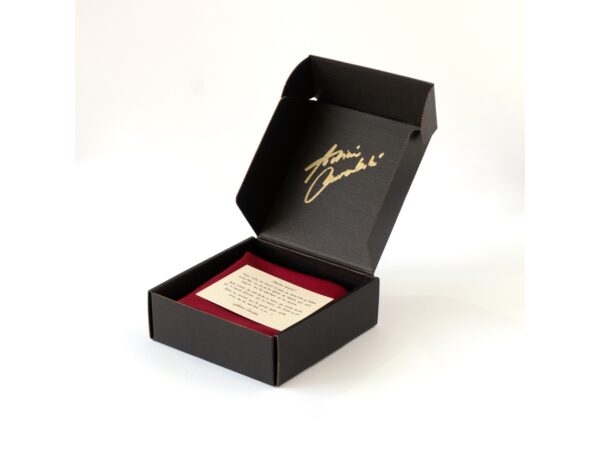 Anillo Ring to Shoelace by Adrián Carratalá