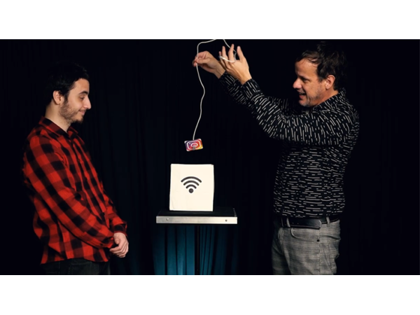 Plug it  (Gimmicks and Online Instructions) by Gustavo Raley