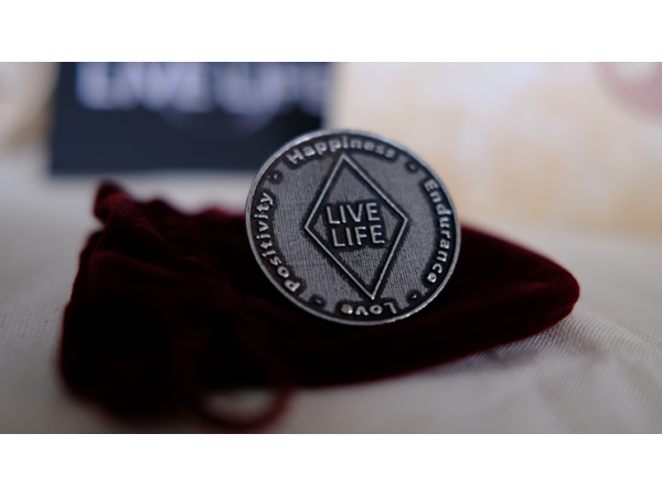 The Token of Life (Gimmicks and Online Instructions) by Luca Volpe, Paul McCaig and Alan Wong