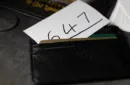 Shelby Wallet (Gimmicks and Online Instructions) by Gaz Lawrence and Mark Mason – Bild 2