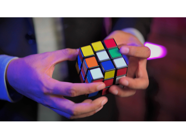 Chaos Cube (Gimmicks and Online Instructions) by Alfonso Abejuela