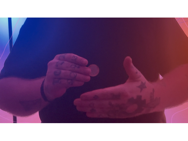 The Hornet (Gimmicks and Online Instructions) by Nicholas Lawrence