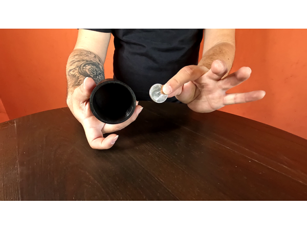 THE VASE (gimmicks and online instructions) by Alejandro Cruz Estepa