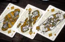 The Keys of Solomon: Golden Grimoire Playing Cards by Riffle Shuffle – Bild 3