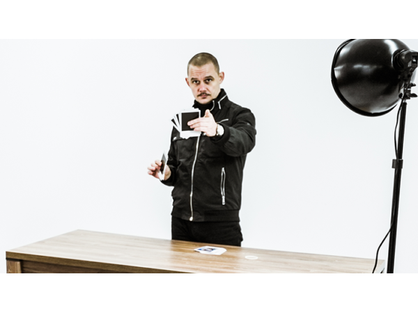 THE BIGGER PICTURE (Gimmicks and Online Instructions) by Radek Hoffman & Chris Jones