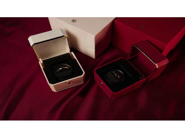 Magic Ring Box (White) by TCC