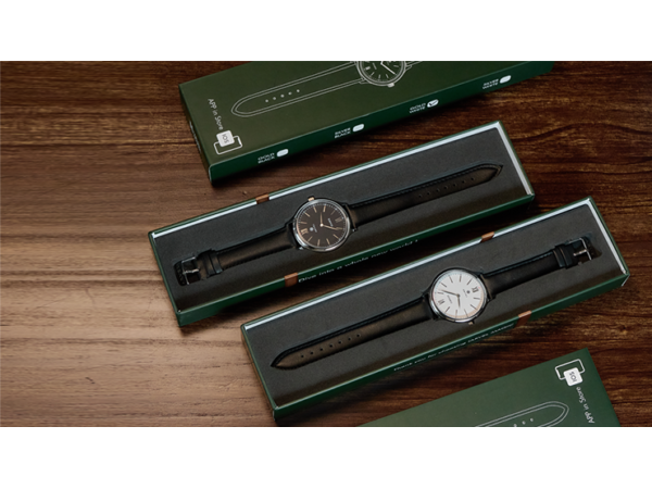 IARVEL WATCH (Gold Watchcase Black Dial) by Iarvel Magic and Bluether Magic
