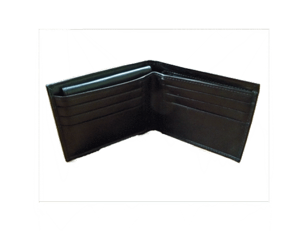 The Undercover Wallet (DVD and Gimmick) by Andy Nicholls and Titanas - Trick