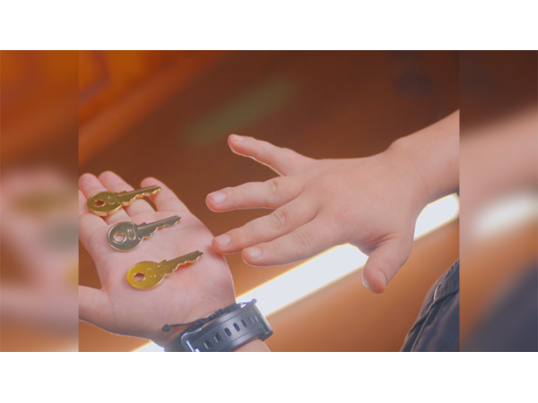 Hopping Keys by Bond Lee, Wenzi, & MS Magic